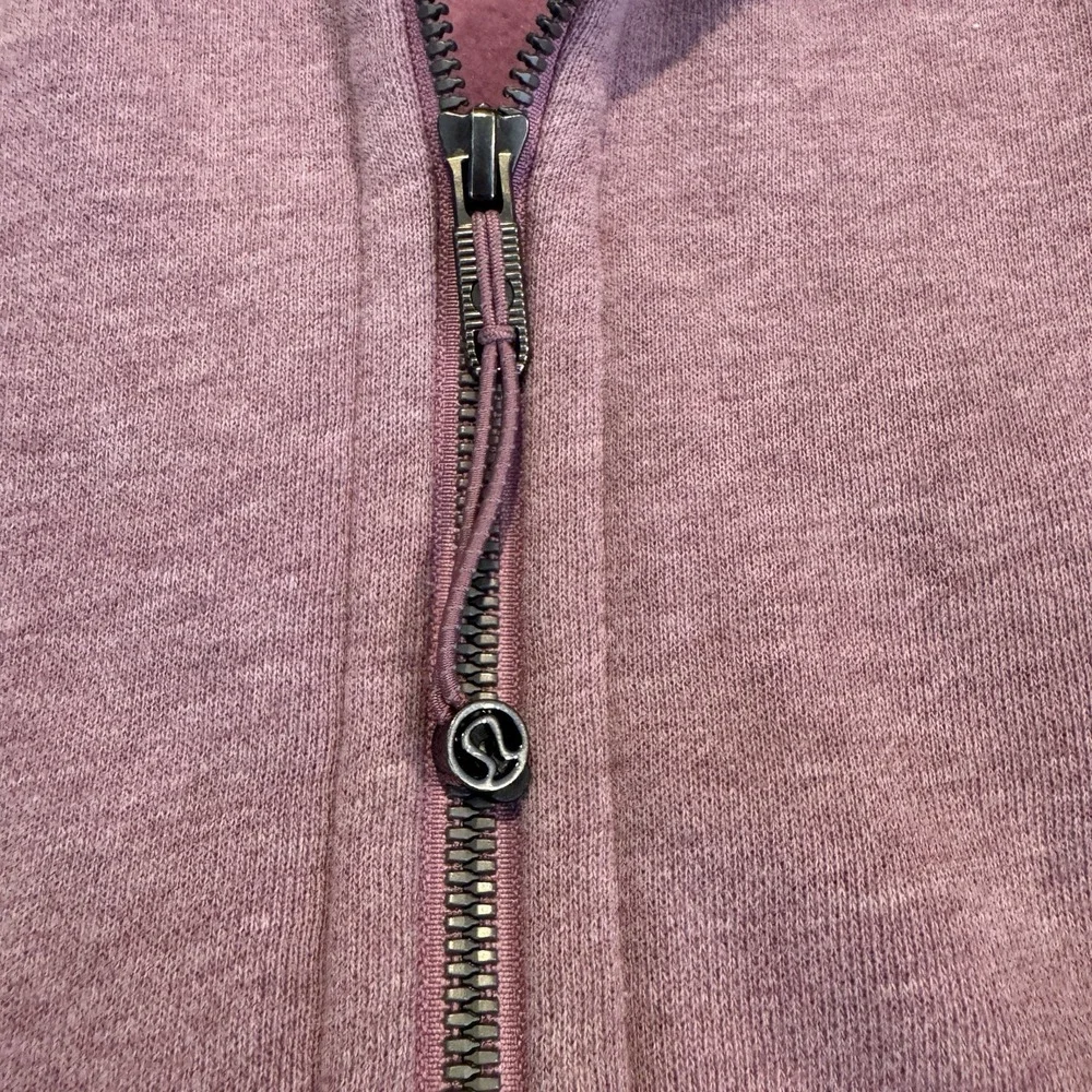 lululemon athletica nice sweatshirt